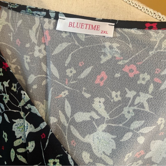 BLUETIME 2XL Floral Boho 3/4 Sleeve Front Tie Blouse Amazon - Picture 8 of 9